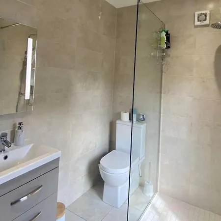 Apartamento 1-bed Near Nenagh & Lough Derg *